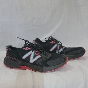 New Balance Black and Pink Athletic Shoes with Mesh Upper
